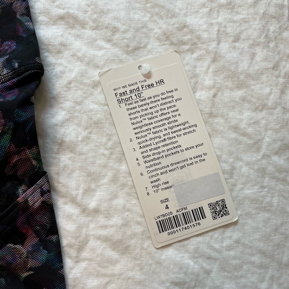 Lululemon Fast and Free Highrise Short 10” - Picture 2 of 2